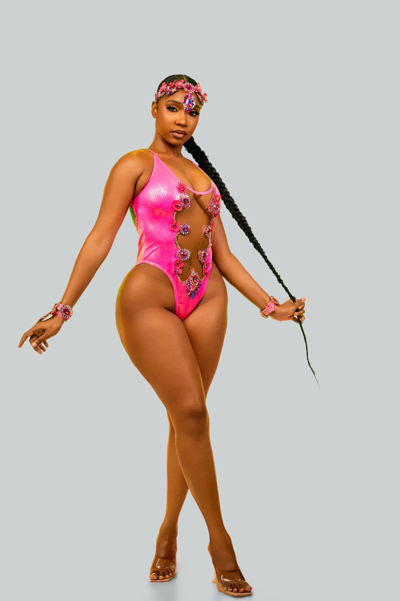 f74423e4f227f6a84fbf447bff061d35_ALTERNATIVE_FEMALE.jpg